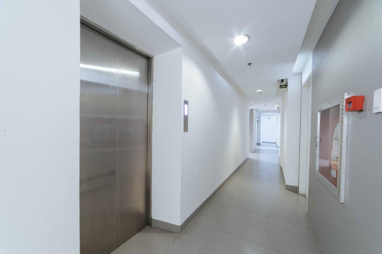 Reddoorz Plus @ Roxas Street Davao Exterior photo